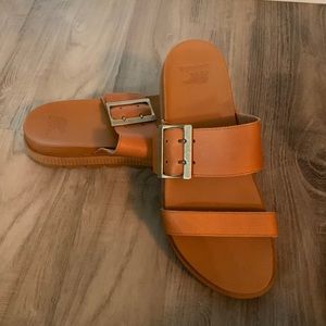 Sorel Women’s size 8.5 Roaming Buckle Slide
